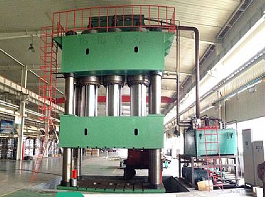 Four-column hydraulic press